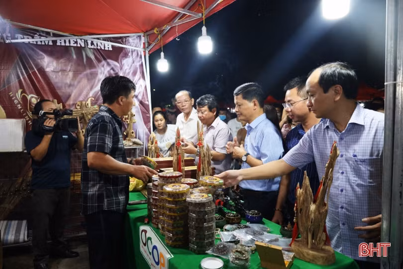 Chợ đêm kết hợp phố đi bộ - không gian mới mẻ giữa trung tâm thành phố