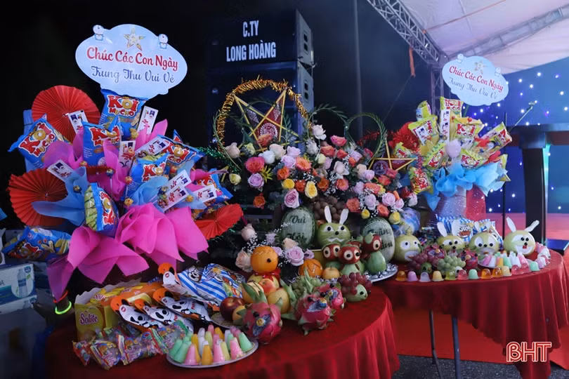 Con em người lao động Formosa Hà Tĩnh vui “Đêm hội trăng rằm”