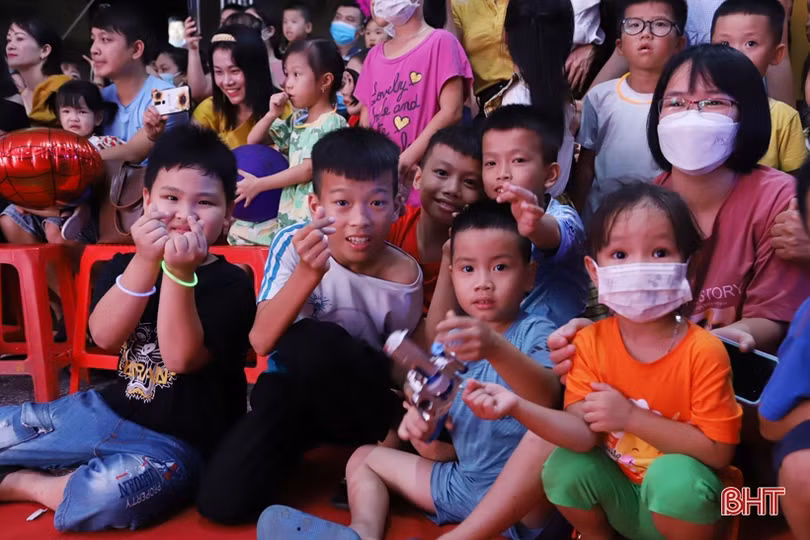 Con em người lao động Formosa Hà Tĩnh vui “Đêm hội trăng rằm”