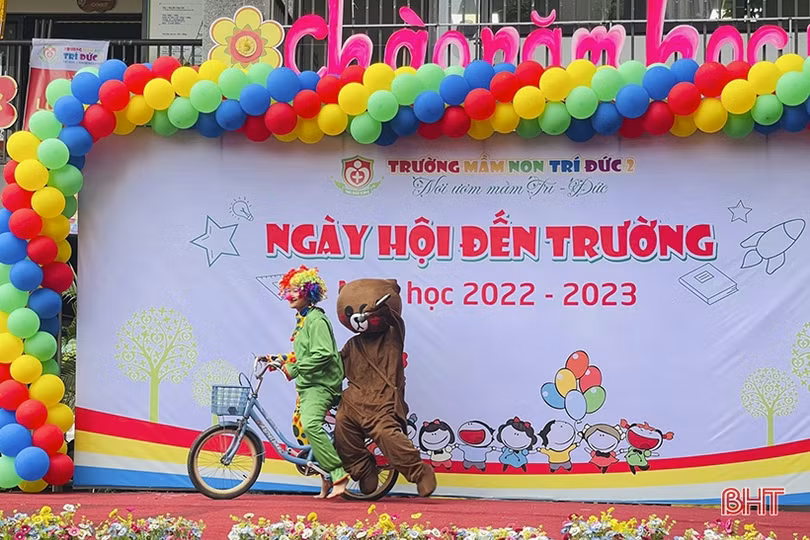 Các trường học ở Hà Tĩnh vui ngày khai trường, chào mừng năm học mới