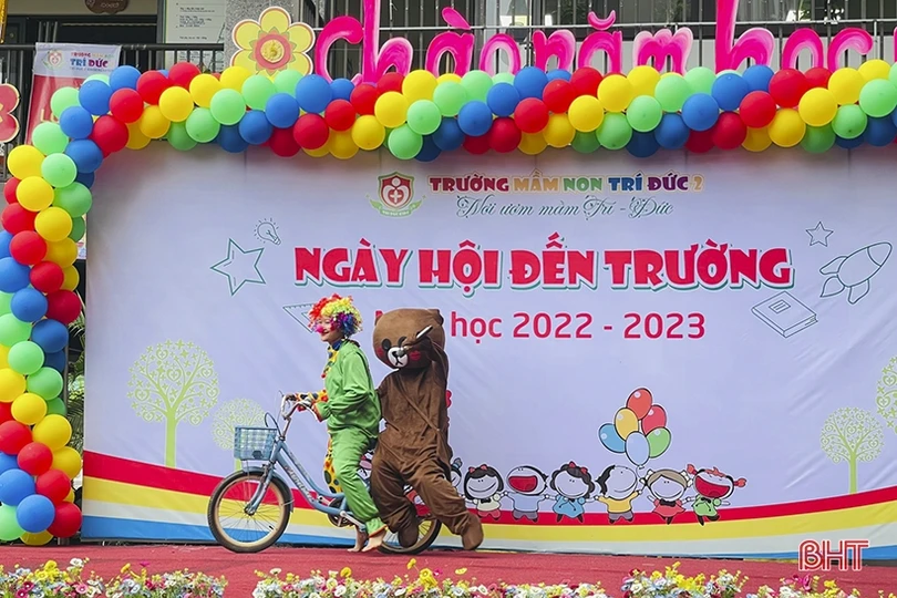 Các trường học ở Hà Tĩnh vui ngày khai trường, chào mừng năm học mới