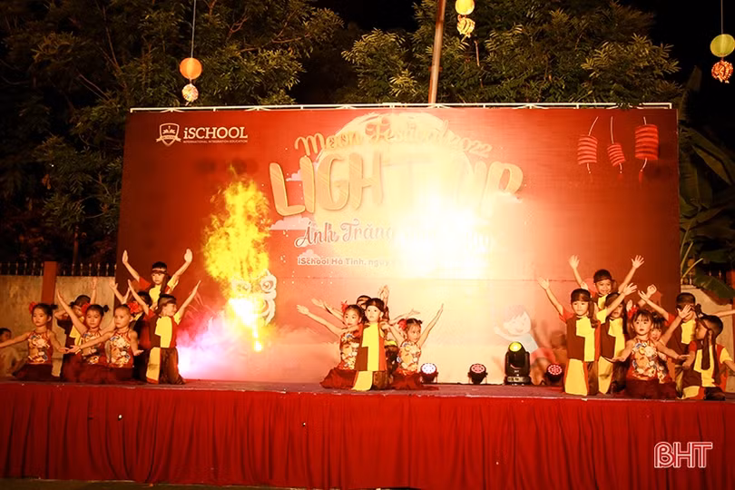 Học sinh ischool Hà Tĩnh hào hứng với đêm hội trăng rằm