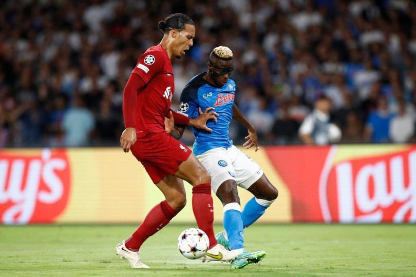 Liverpool thảm bại Napoli 1-4