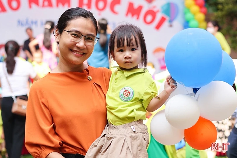 Các trường học ở Hà Tĩnh vui ngày khai trường, chào mừng năm học mới