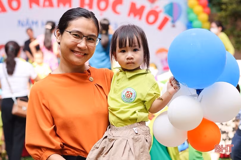 Các trường học ở Hà Tĩnh vui ngày khai trường, chào mừng năm học mới