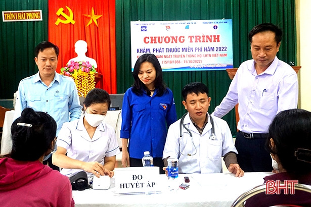 Formosa Hà Tĩnh hỗ trợ cấp phát thuốc miễn phí cho gần 200 người dân