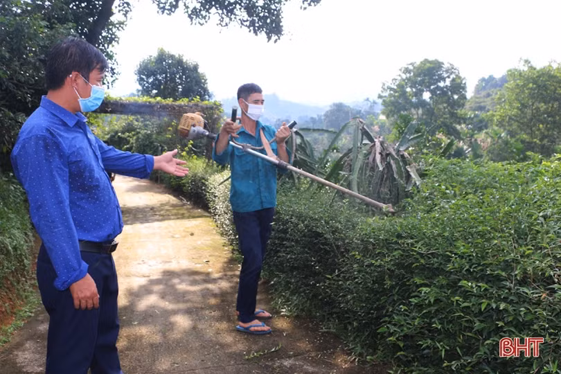 Cán bộ, đảng viên gương mẫu đi đầu, xã miền núi Hà Tĩnh khởi sắc