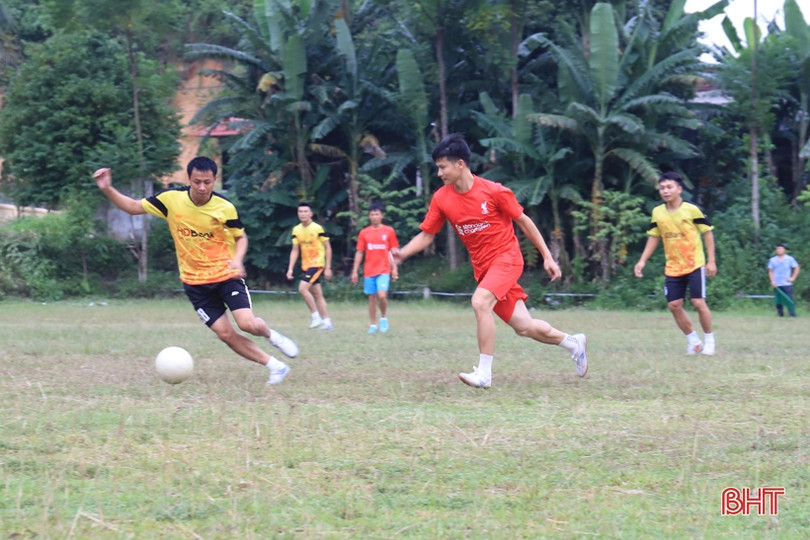 Giao lưu bóng đá gây quỹ ủng hộ trẻ em nghèo vui Tết Trung thu