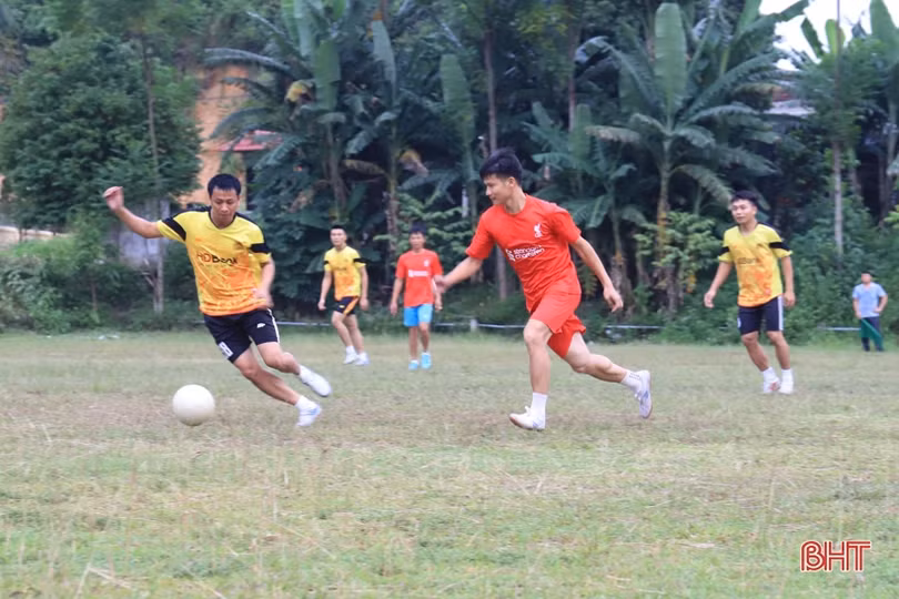 Giao lưu bóng đá gây quỹ ủng hộ trẻ em nghèo vui Tết Trung thu