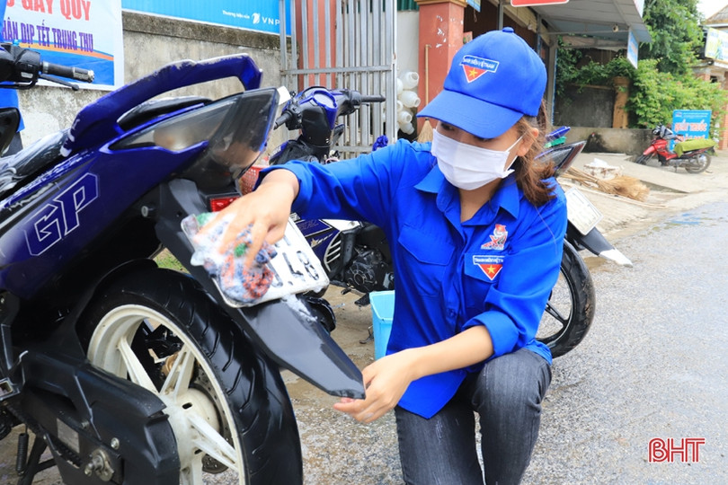 Gây quỹ mua quà Trung thu cho trẻ em nghèo Hương Sơn