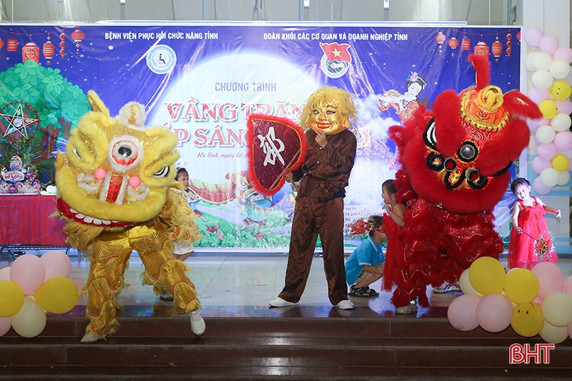 Đêm hội trăng rằm ở Bệnh viện Phục hồi chức năng Hà Tĩnh 