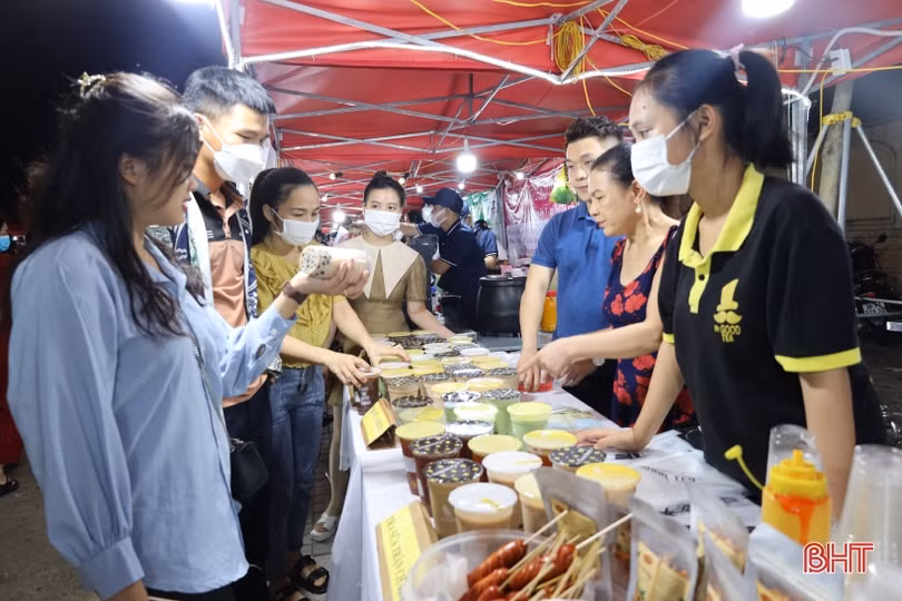 Chợ đêm kết hợp phố đi bộ - không gian mới mẻ giữa trung tâm thành phố