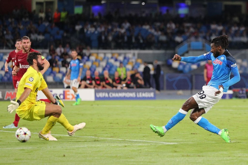 Liverpool thảm bại Napoli 1-4