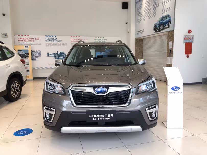 Nhiều mẫu ôtô tiếp tục giảm giá, Hyundai Creta hết “bia kèm lạc”