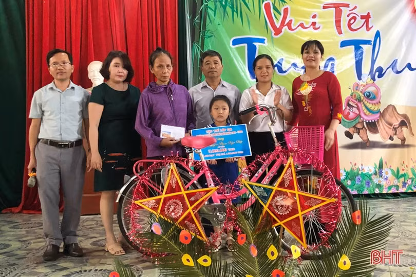 Trẻ em Hà Tĩnh đón Trung thu ấm áp, an lành