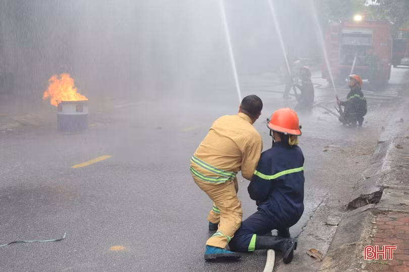 Nâng cao kỹ năng nghiệp vụ PCCC cho lực lượng công an huyện Hương Sơn