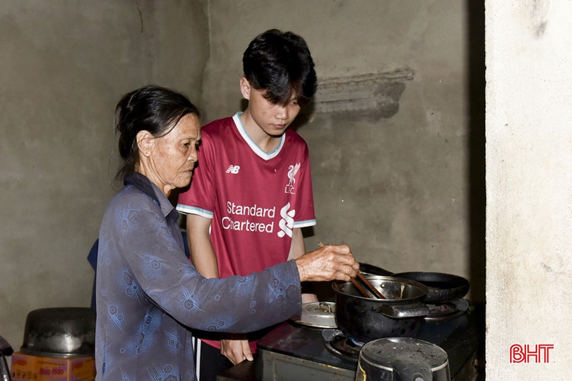 MS2214: Mẹ mất, bố tàn phế, nam sinh khó theo đuổi ước mơ đại học