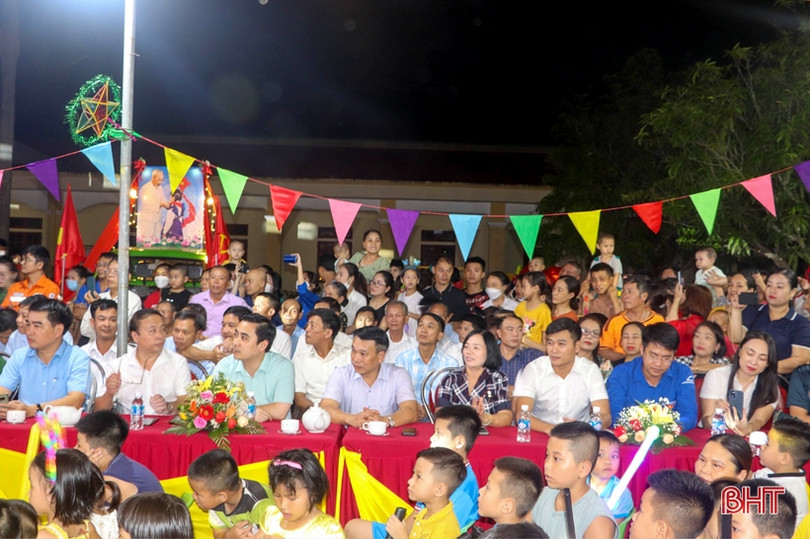 Rộn ràng sắc màu Trung thu tại thị xã Hồng Lĩnh