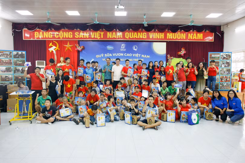 Mùa trung thu ấm áp cùng Quỹ Sữa Vươn cao Việt Nam