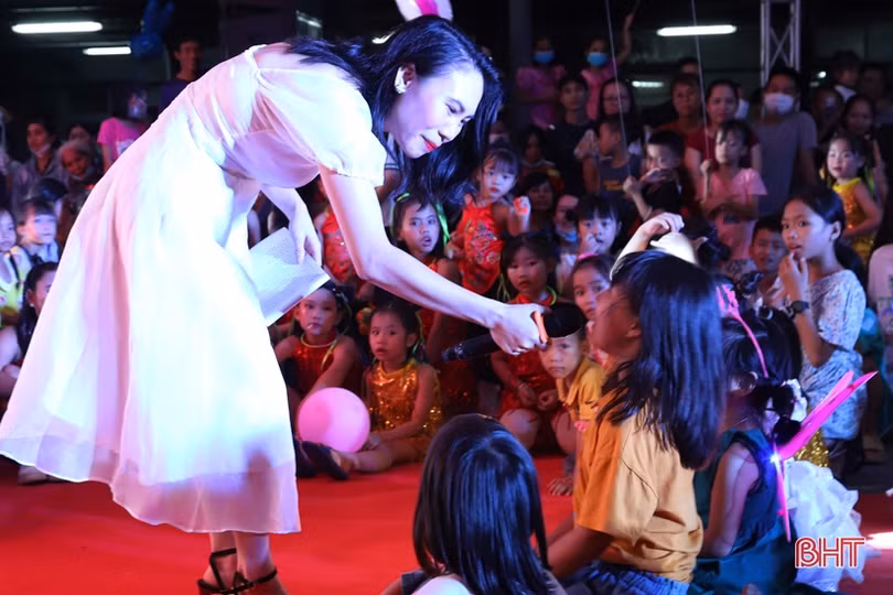 Con em người lao động Formosa Hà Tĩnh vui “Đêm hội trăng rằm”