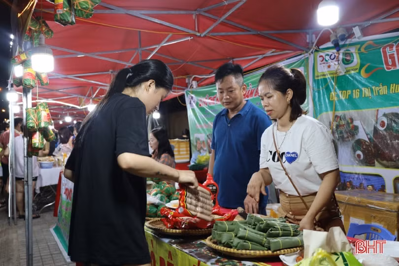 Chợ đêm kết hợp phố đi bộ - không gian mới mẻ giữa trung tâm thành phố