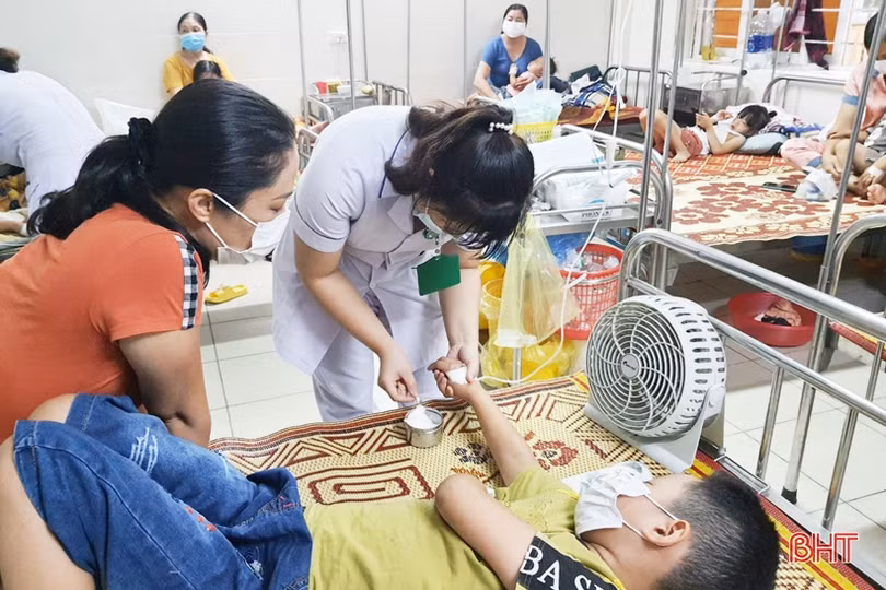 Hà Tĩnh: Thời tiết thất thường, gia tăng trẻ em nhập viện điều trị