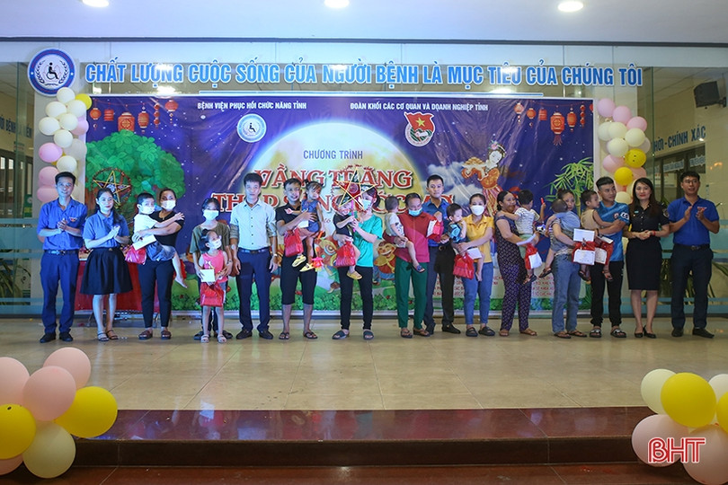 Đêm hội trăng rằm ở Bệnh viện Phục hồi chức năng Hà Tĩnh 