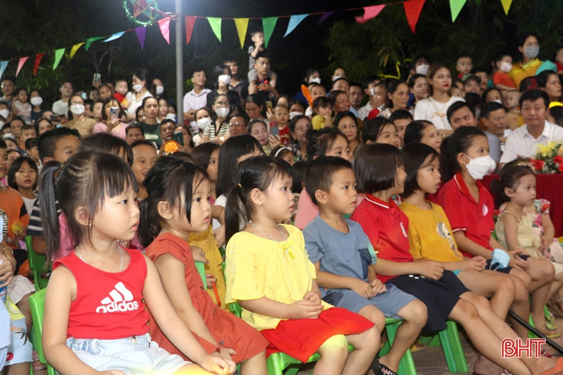 Rộn ràng sắc màu Trung thu tại thị xã Hồng Lĩnh