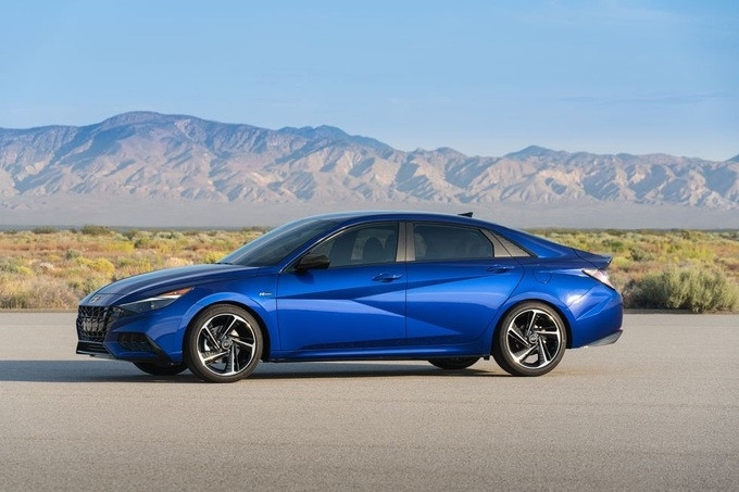 Đại lý nhận đặt cọc Hyundai Elantra thế hệ mới, sẽ giao xe vào tháng 10 - 1 Đại lý nhận đặt cọc Hyundai Elantra thế hệ mới, sẽ giao xe vào tháng 10