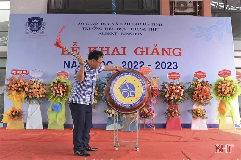 Các trường học ở Hà Tĩnh vui ngày khai trường, chào mừng năm học mới