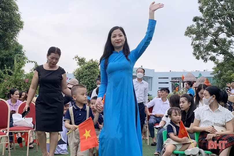 Hơn 500 học sinh Trường Mầm non Trung Kiên vui khai giảng năm học mới