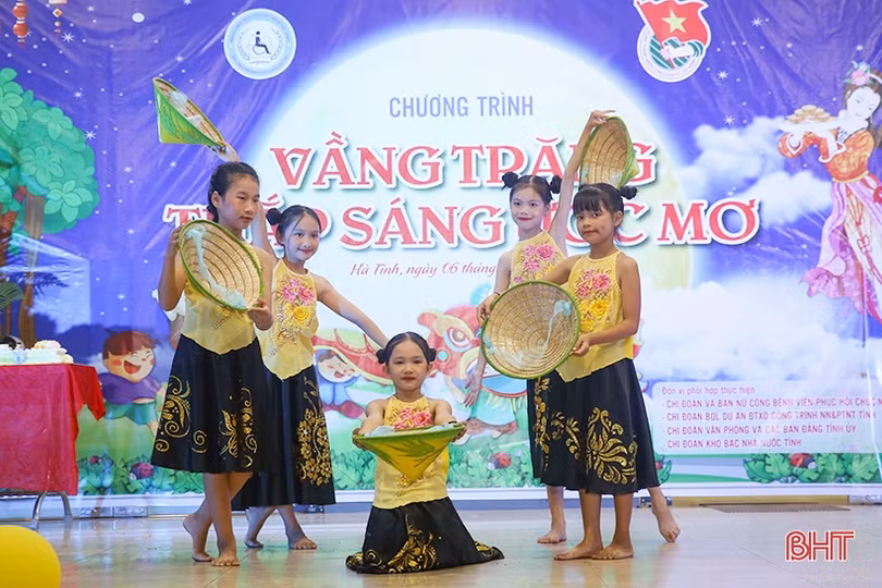 Đêm hội trăng rằm ở Bệnh viện Phục hồi chức năng Hà Tĩnh 