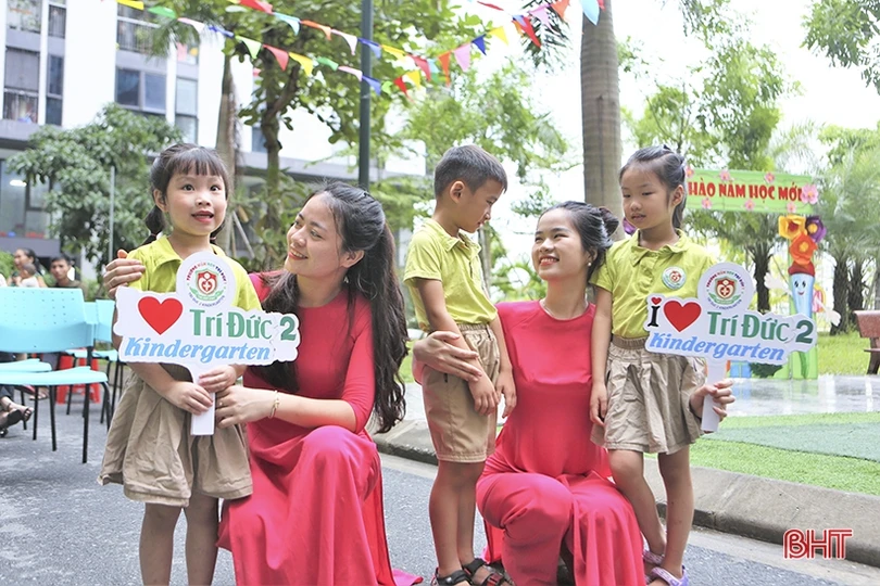 Các trường học ở Hà Tĩnh vui ngày khai trường, chào mừng năm học mới