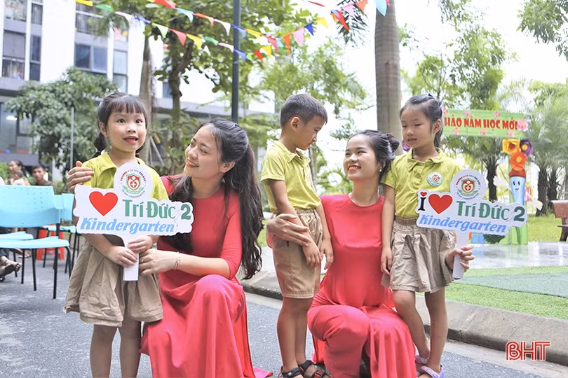 Các trường học ở Hà Tĩnh vui ngày khai trường, chào mừng năm học mới