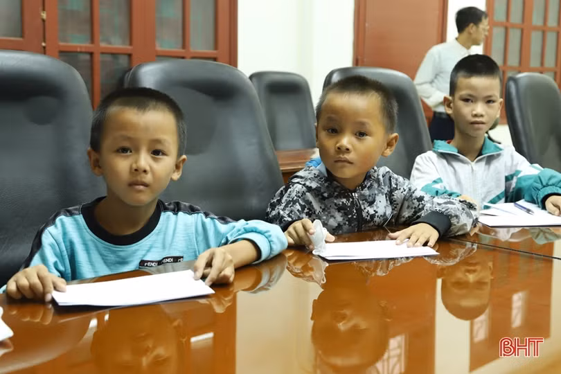 Tập đoàn VinGroup “chắp cánh ước mơ” cho trẻ em nghèo Hà Tĩnh