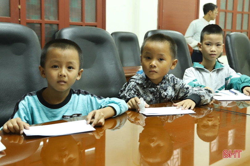 Tập đoàn VinGroup “chắp cánh ước mơ” cho trẻ em nghèo Hà Tĩnh