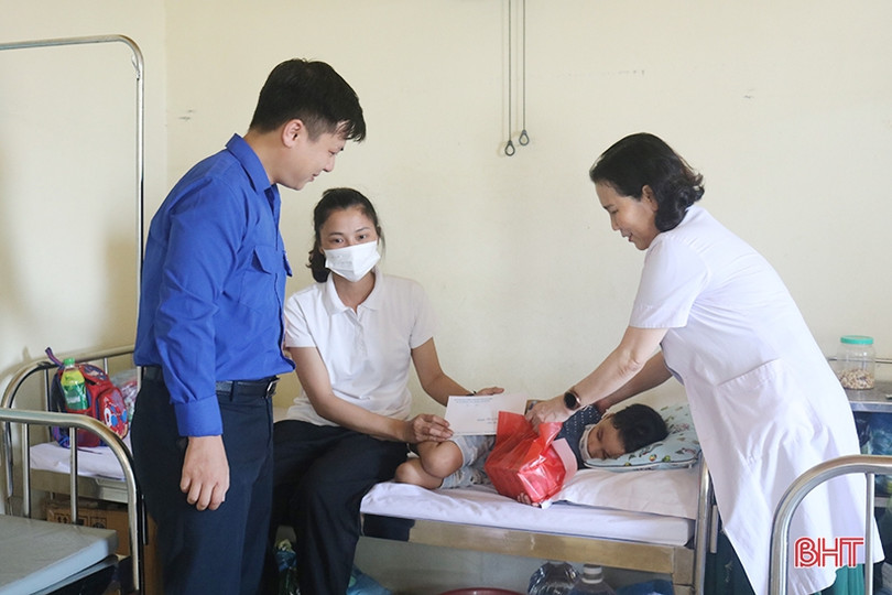 Đêm hội trăng rằm ở Bệnh viện Phục hồi chức năng Hà Tĩnh 