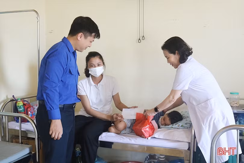 Đêm hội trăng rằm ở Bệnh viện Phục hồi chức năng Hà Tĩnh 