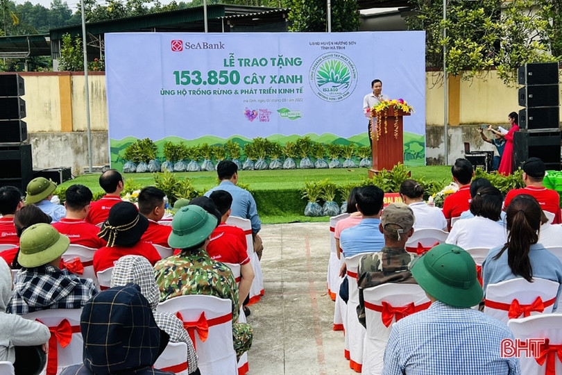 SeABank trao tặng gần 154.000 cây keo giống cho huyện Hương Sơn