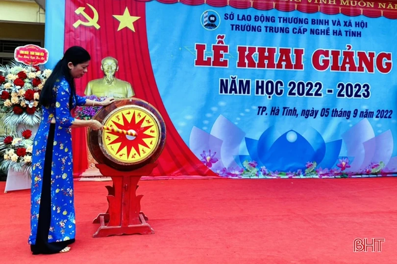 Các trường học ở Hà Tĩnh vui ngày khai trường, chào mừng năm học mới