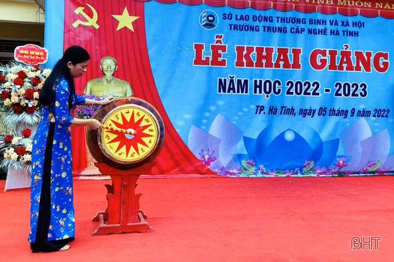 Các trường học ở Hà Tĩnh vui ngày khai trường, chào mừng năm học mới