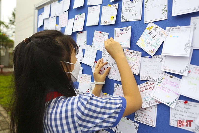 Các trường học ở Hà Tĩnh vui ngày khai trường, chào mừng năm học mới