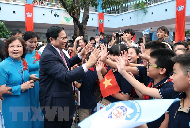 Thủ tướng: Thực hiện 3 cân bằng “học-chơi-ăn ngủ” cho học sinh hình ảnh 1 Thủ tướng: Thực hiện 3 cân bằng “học-chơi-ăn ngủ” cho học sinh