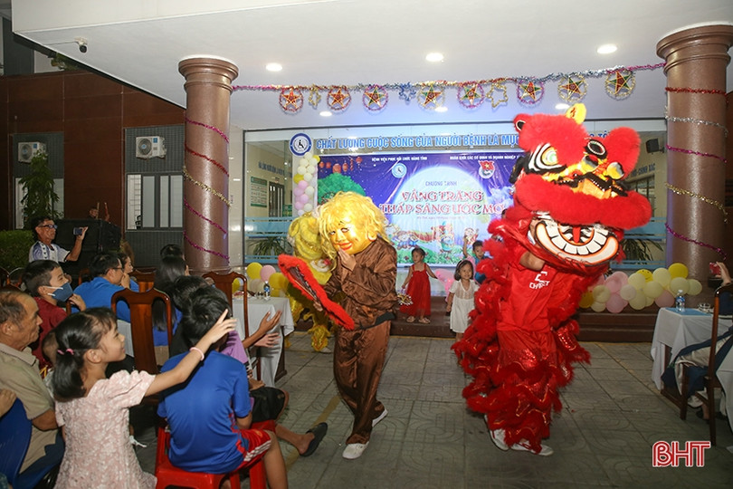 Đêm hội trăng rằm ở Bệnh viện Phục hồi chức năng Hà Tĩnh 