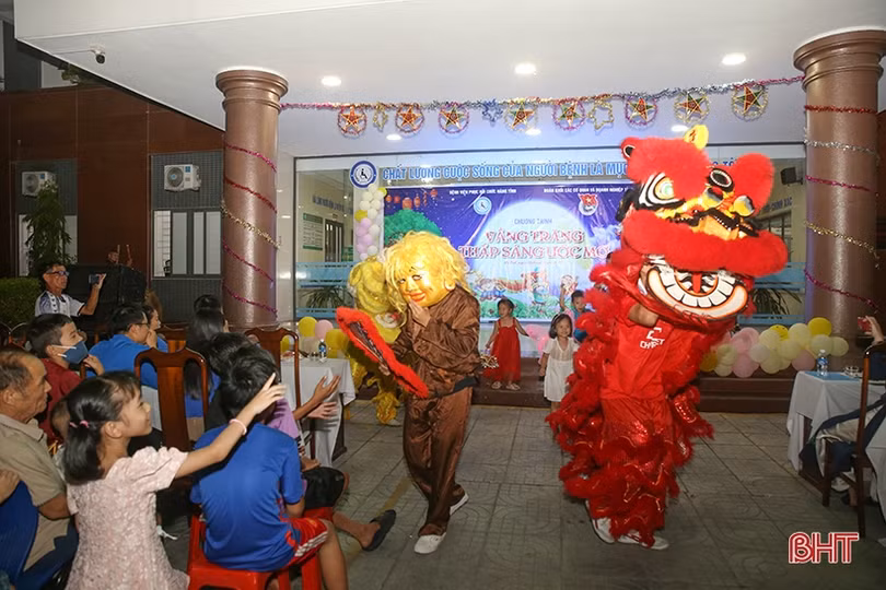 Đêm hội trăng rằm ở Bệnh viện Phục hồi chức năng Hà Tĩnh 