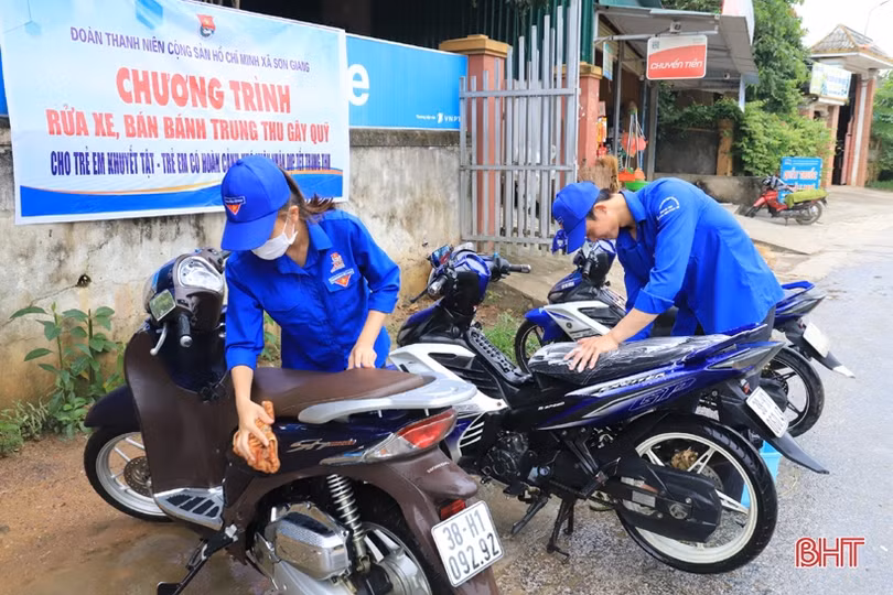 Gây quỹ mua quà Trung thu cho trẻ em nghèo Hương Sơn