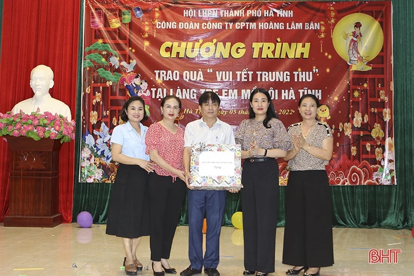 Trung thu đến sớm với Làng Trẻ em mồ côi Hà Tĩnh