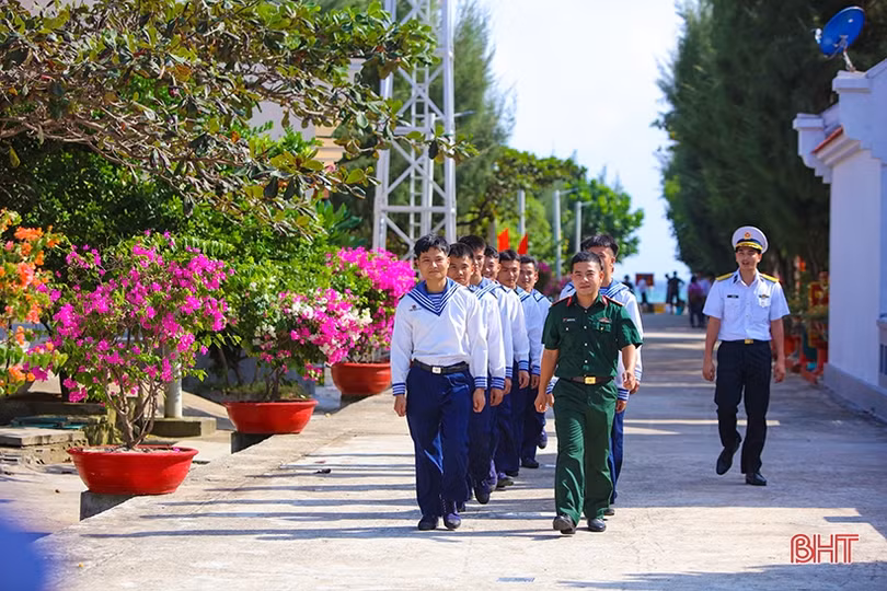 Giữ Trường Sa thêm xanh