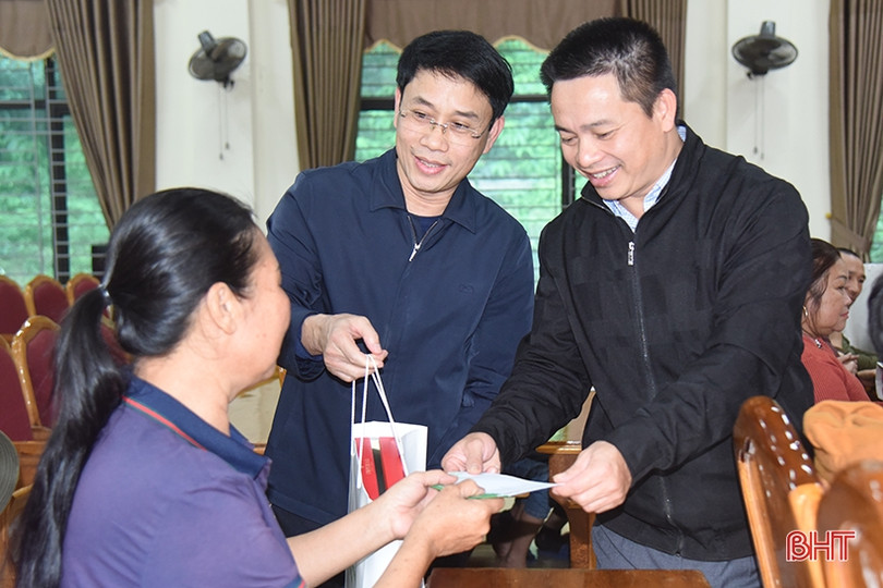 Ấm áp chương trình “Xuân yêu thương - tết chia sẻ”