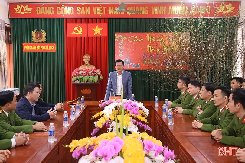 Triển khai hiệu quả các giải pháp, giữ bình yên cho Nhân dân vui xuân, đón tết